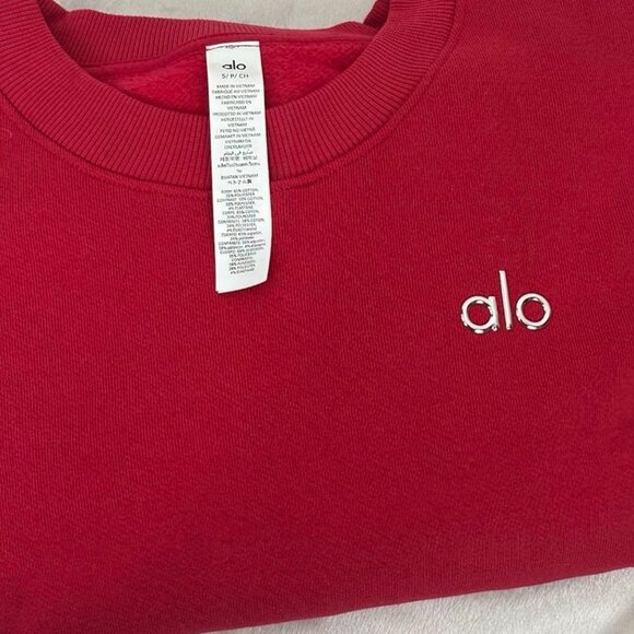 Alo Yoga Accolade Crew Neck Pullover And Accolade Short Set In Bold Red - Picture 4 of 15
